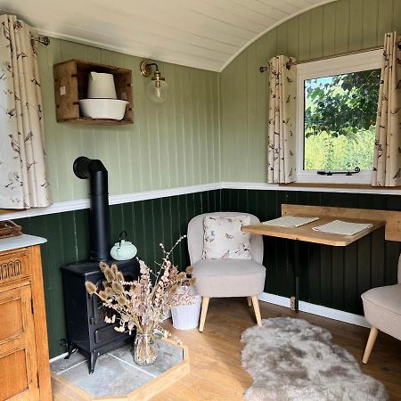 Hotel Stonehenge Campsite & Glamping à Berwick St James Extérieur photo