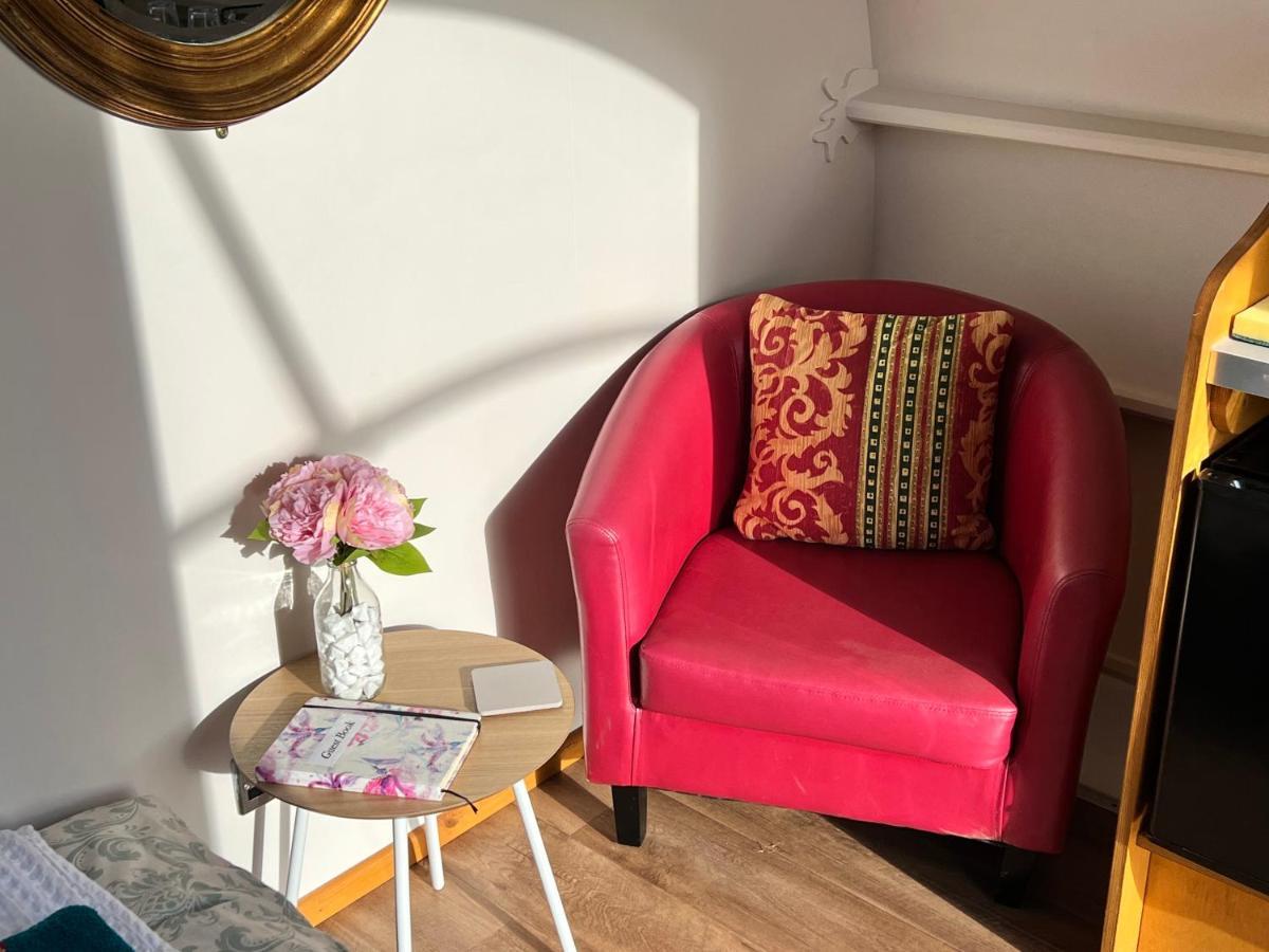 Hotel Stonehenge Campsite & Glamping à Berwick St James Extérieur photo