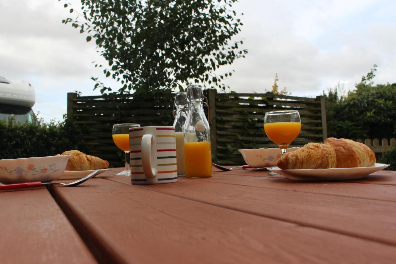 Hotel Stonehenge Campsite & Glamping à Berwick St James Extérieur photo