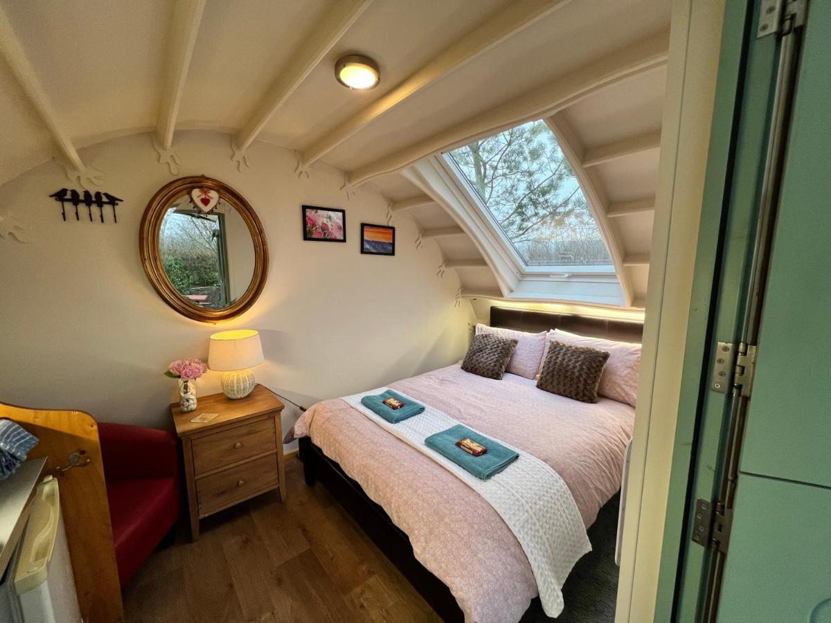 Hotel Stonehenge Campsite & Glamping à Berwick St James Extérieur photo