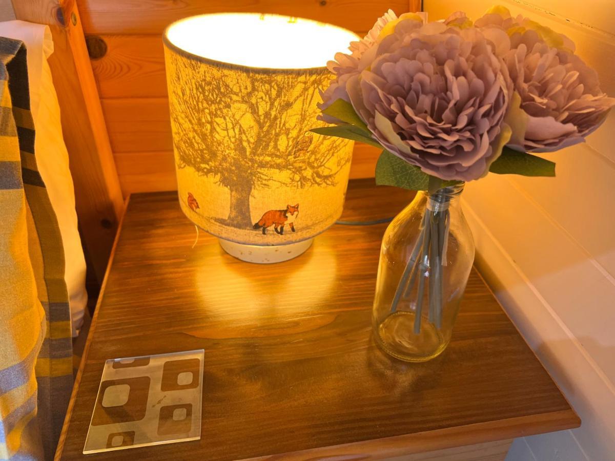 Hotel Stonehenge Campsite & Glamping à Berwick St James Extérieur photo
