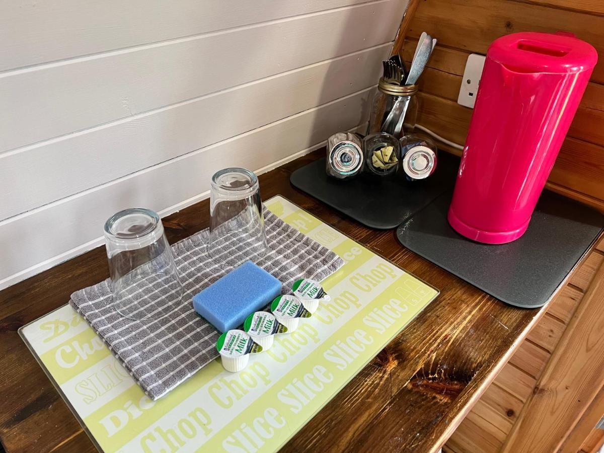 Hotel Stonehenge Campsite & Glamping à Berwick St James Extérieur photo