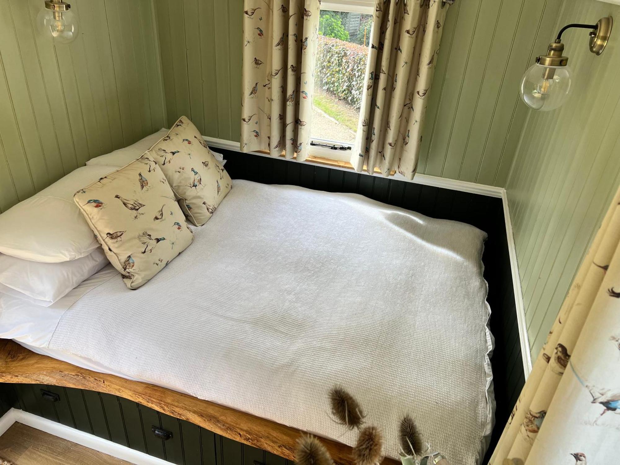 Hotel Stonehenge Campsite & Glamping à Berwick St James Extérieur photo