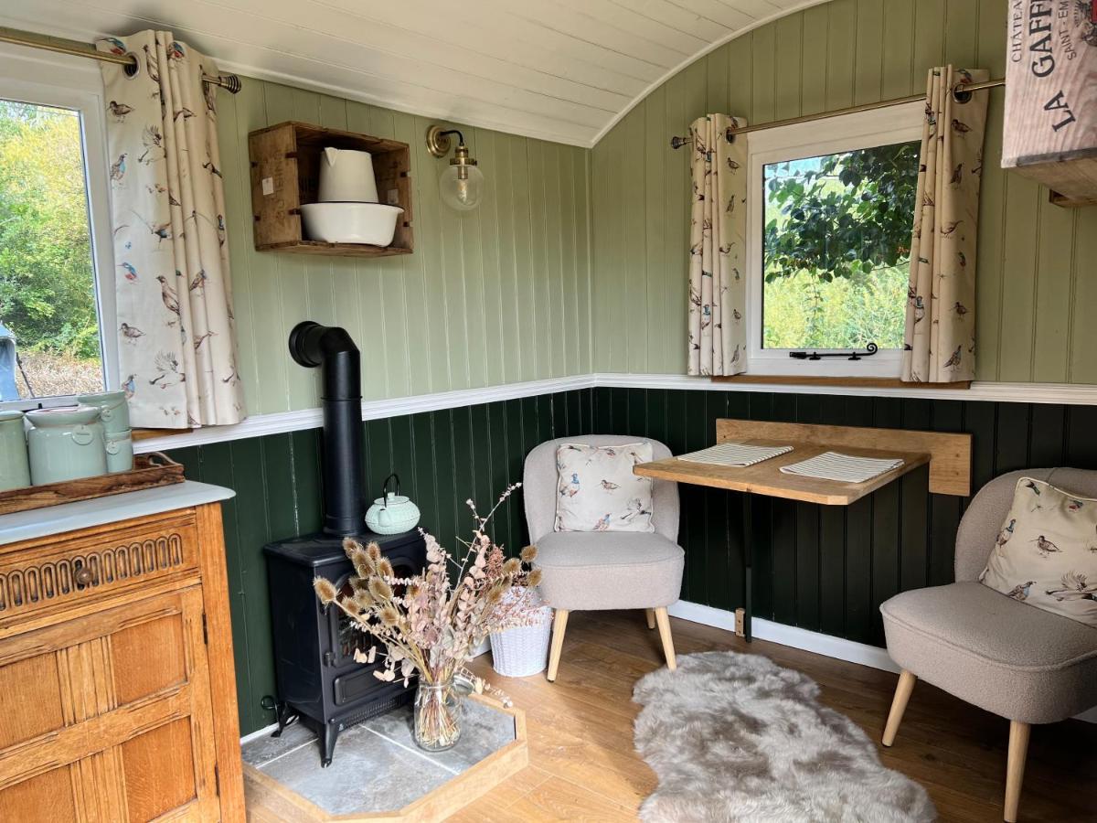 Hotel Stonehenge Campsite & Glamping à Berwick St James Extérieur photo